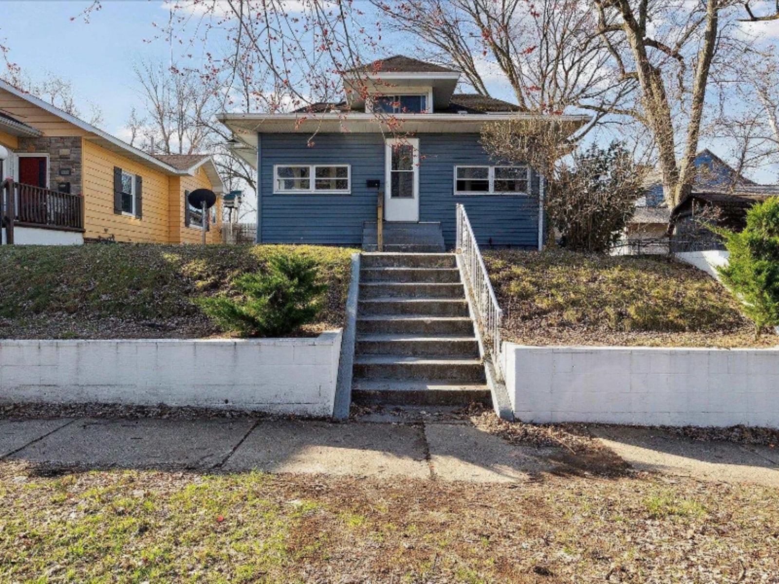 302 Howard Street