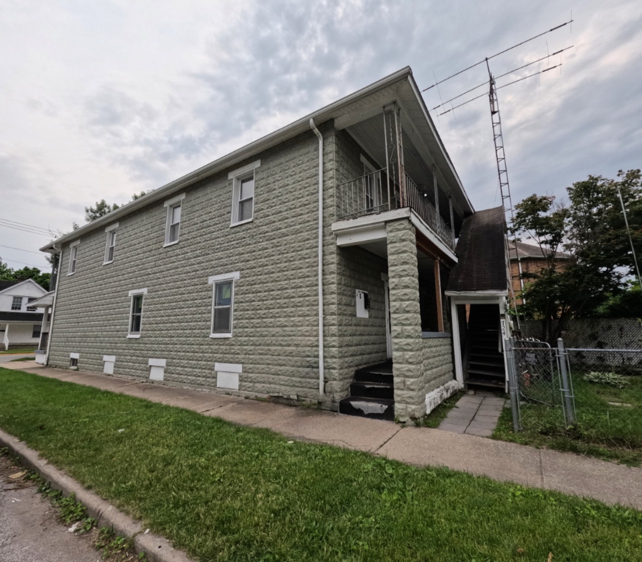 724 East Lawrence Street