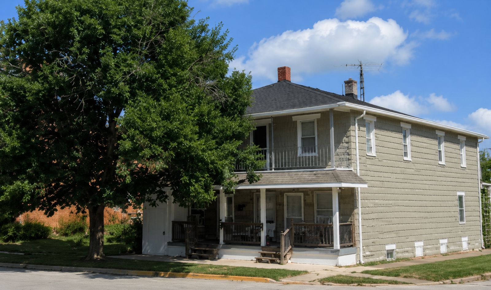 724 East Lawrence Street